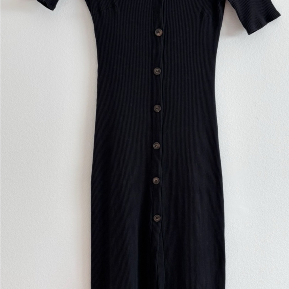 Lush Black Sheath Dress Short Sleeve Crew Neck